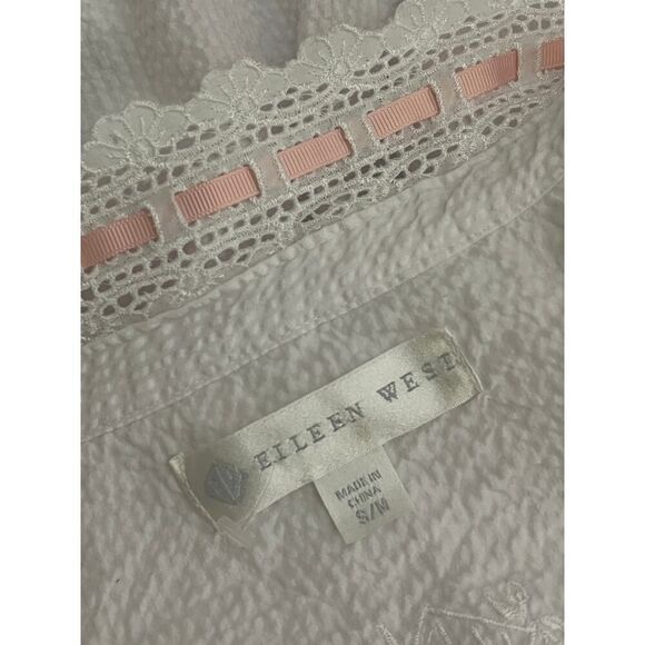 Eileen West Robe S/M White Seersucker Pink RibbonEyelet Lace Cottage Core Lounge - Picture 6 of 6